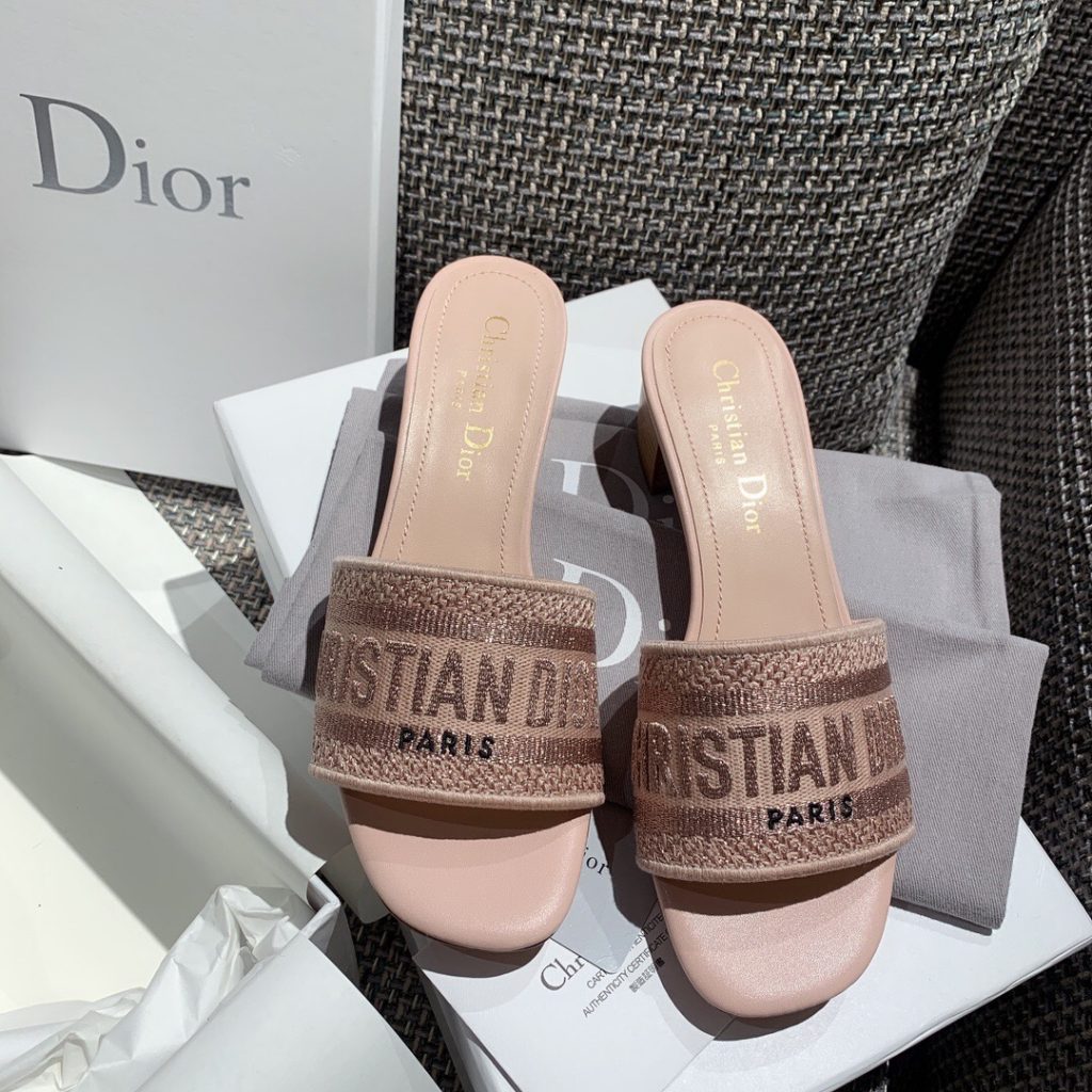 tan dior slides